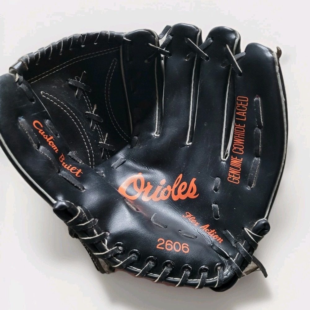 VTG Baltimore Orioles SGA Baseball Glove 1990s MCI Stadium Giveaway Model 2606